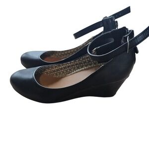 Daisy Fuentes Black Faux Leather Wedge Ankle Strap Heels Shoes 6.5